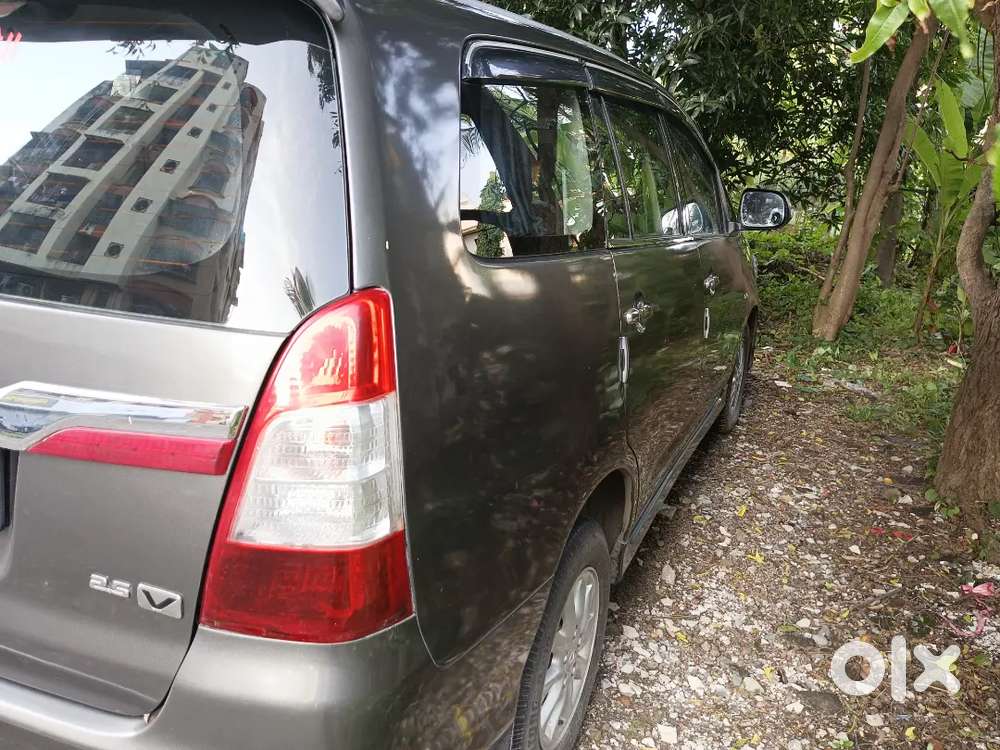 Toyota Innova 2.5 V E4 2012