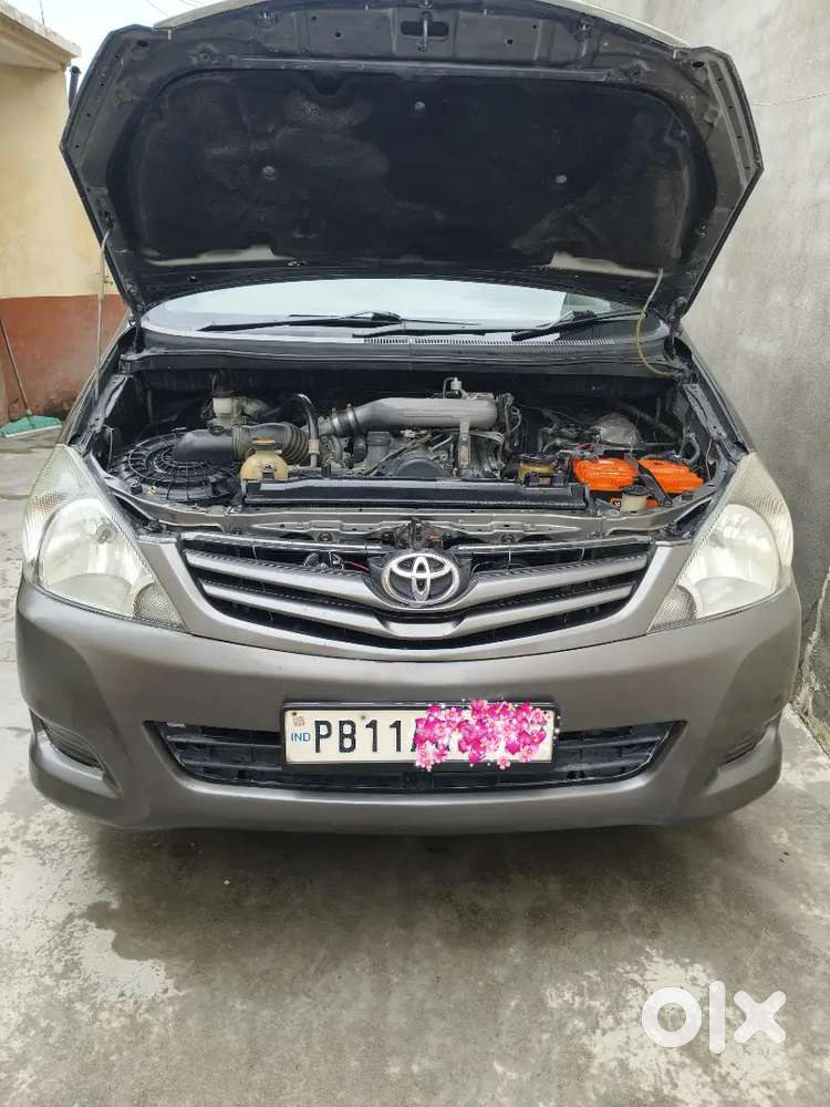 Toyota Innova 2.5 E 2010 Diesel Manual