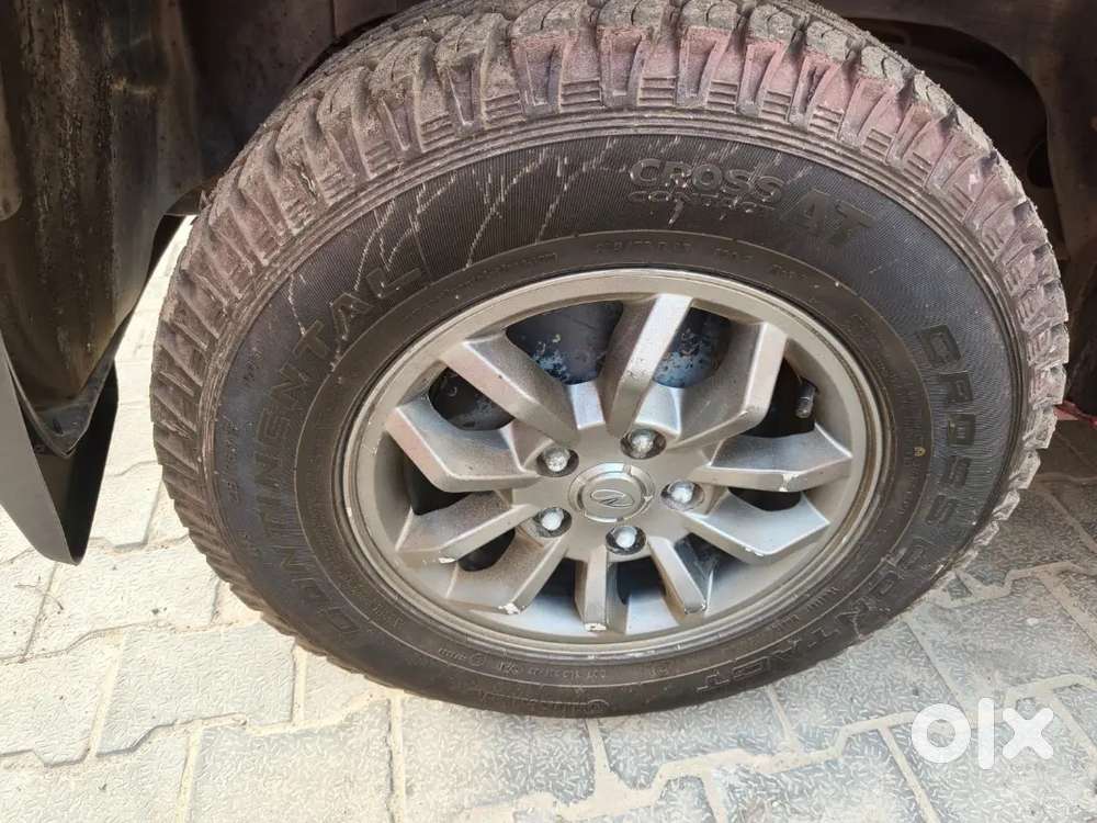 Mahindra Tuv 300 2017 Diesel 80000 Km Driven