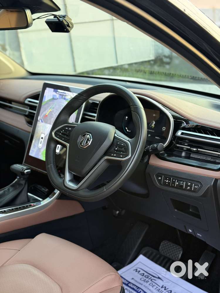 Mg Hector Plus Savvy Pro 1.5 Turbo Petrol Cvt 6 Str, 2023, Petrol