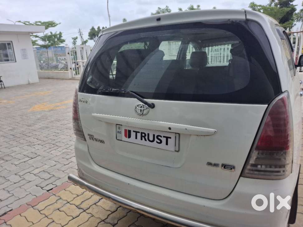 Toyota Innova 2.5 G (diesel) 8 Seater, 2010, Diesel