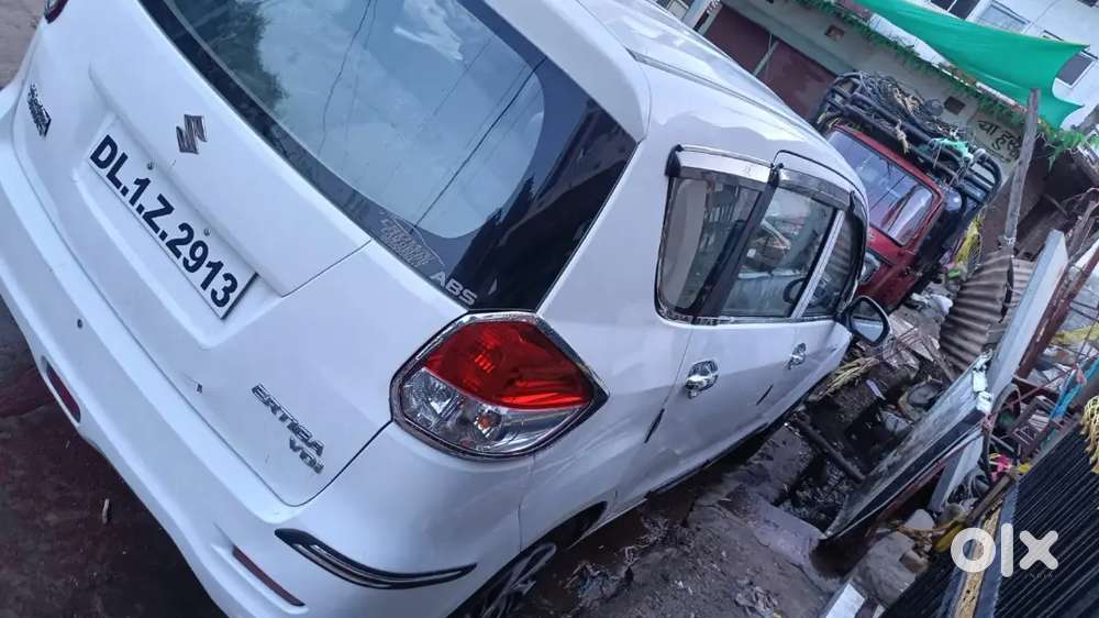 Ertiga Model 2015 December Month