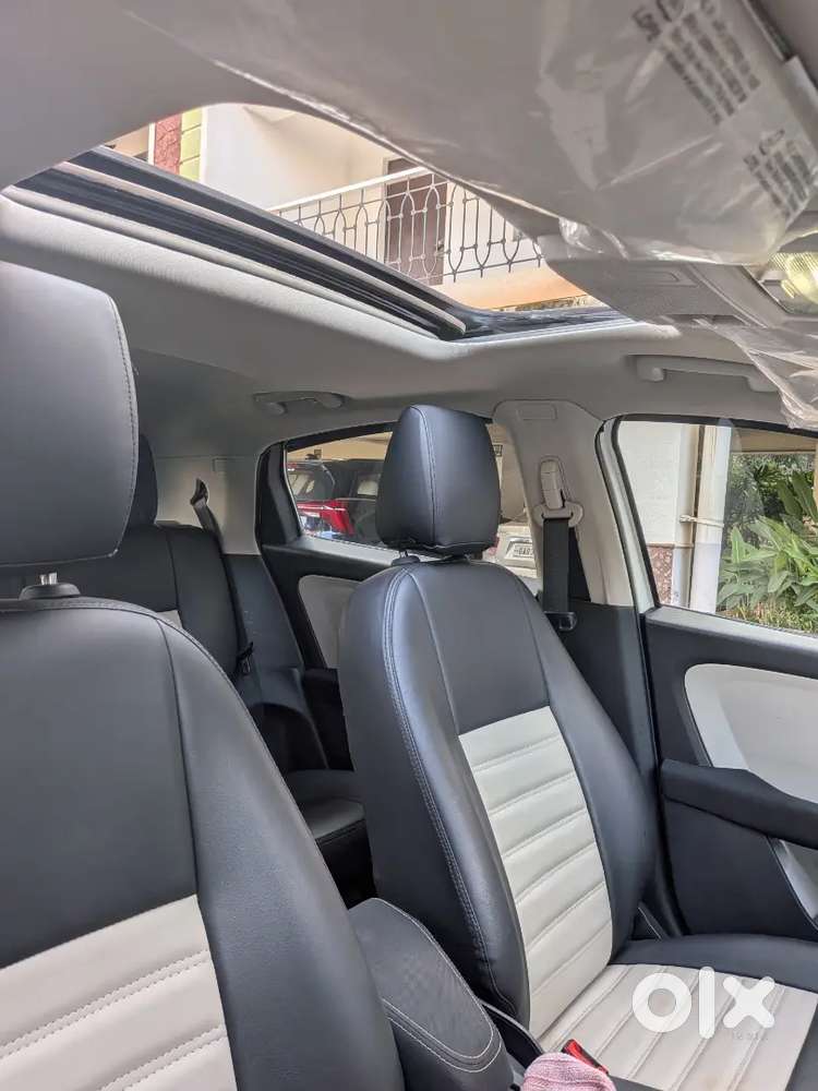 Tata Altroz 2023 Petrol Automatic 23500 Km Driven