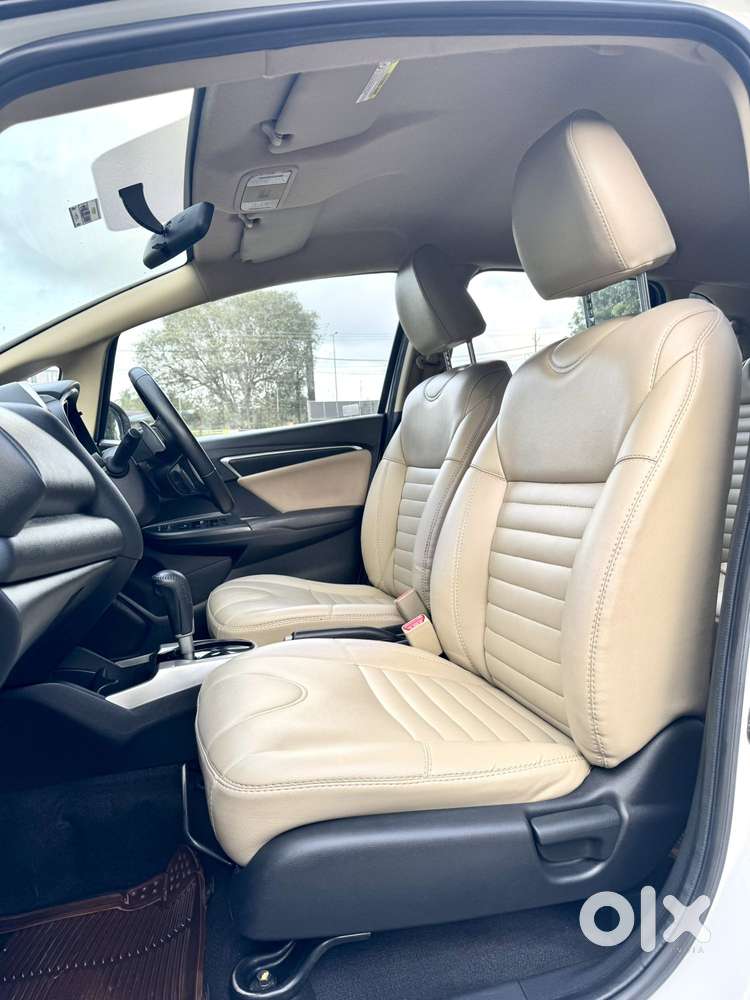 Honda Jazz V Automatic, 2016, Petrol