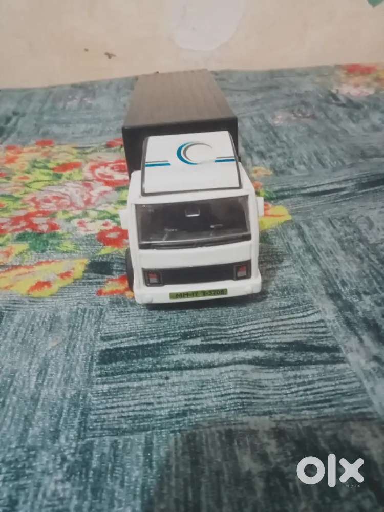 Logistics international express truck