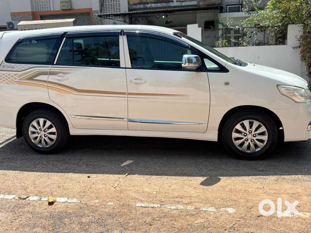 Toyota Innova 2.5 G (diesel) 8 Seater, 2014, Diesel