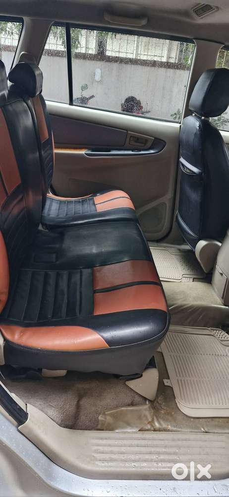 2011 Toyota Innova 2.5g 8str Diesel Manual