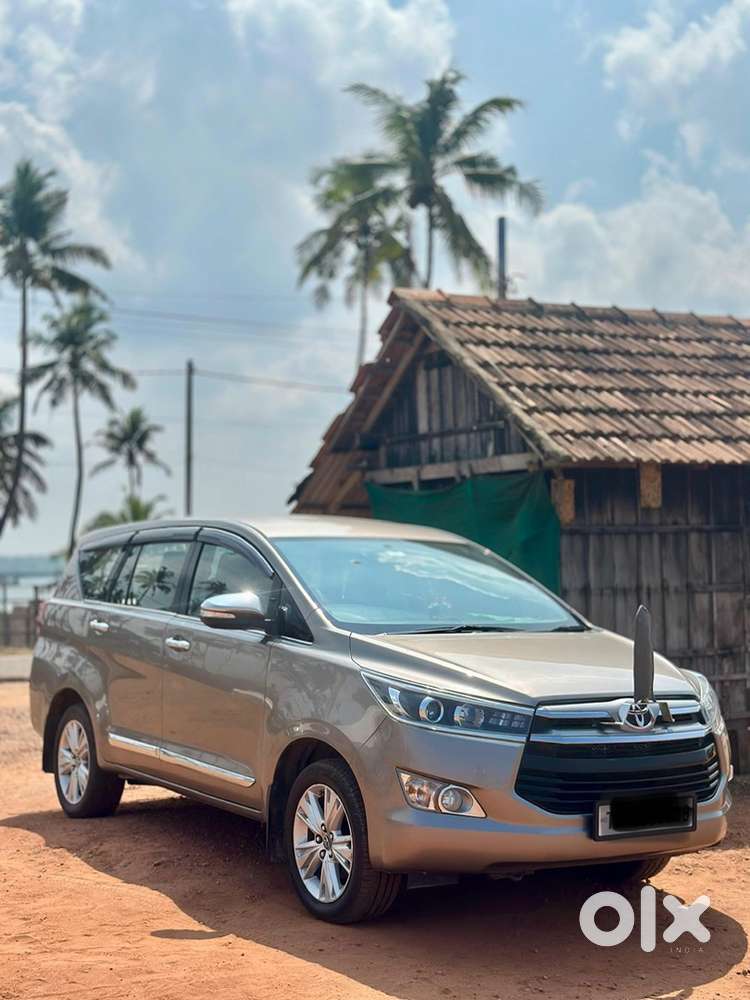 Toyota Innova Crysta 2017 Diesel Well Maintained