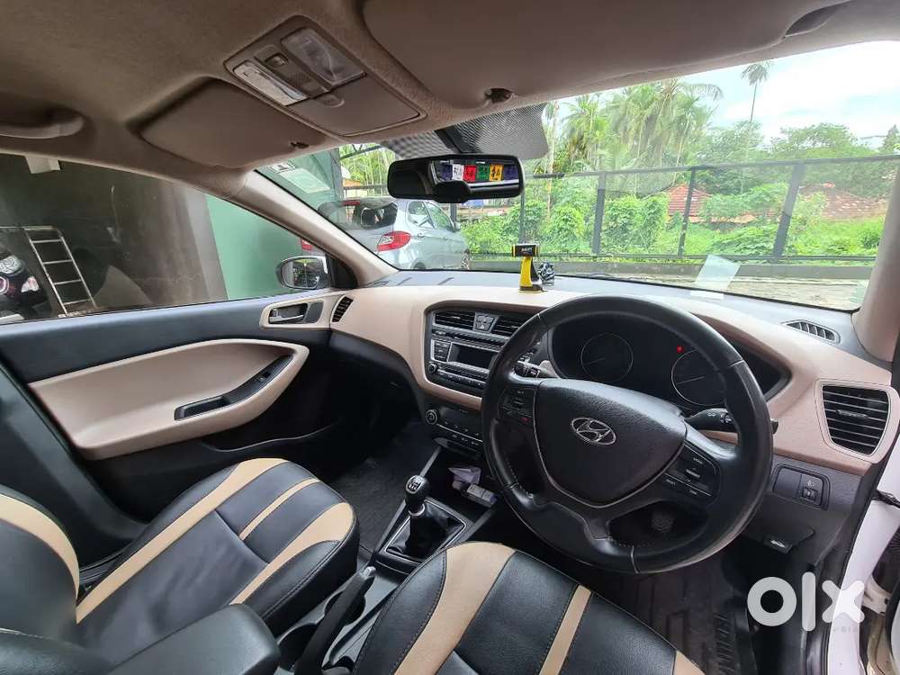 Well Maintained Low Km Elite I20 Petrol_lady Used