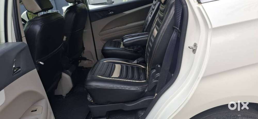 Mahindra Marazzo M6, 2018, Diesel