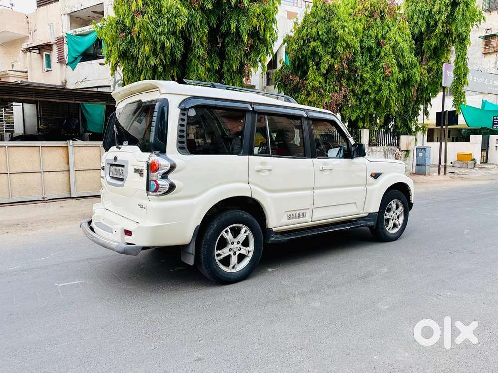 Mahindra Scorpio S10, 2014, Diesel