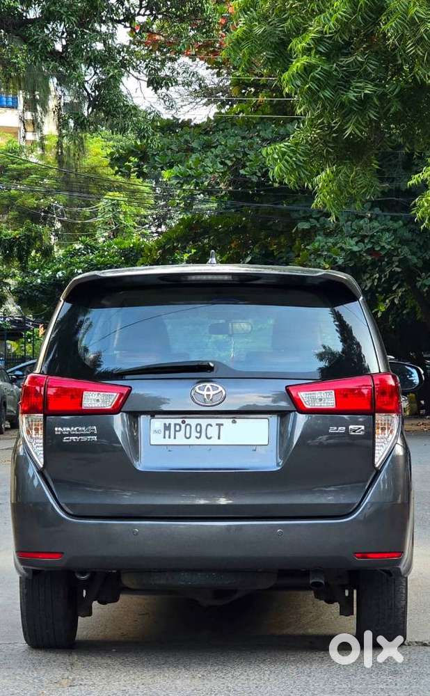 Toyota Innova Crysta 2.8z Automatic, 2016