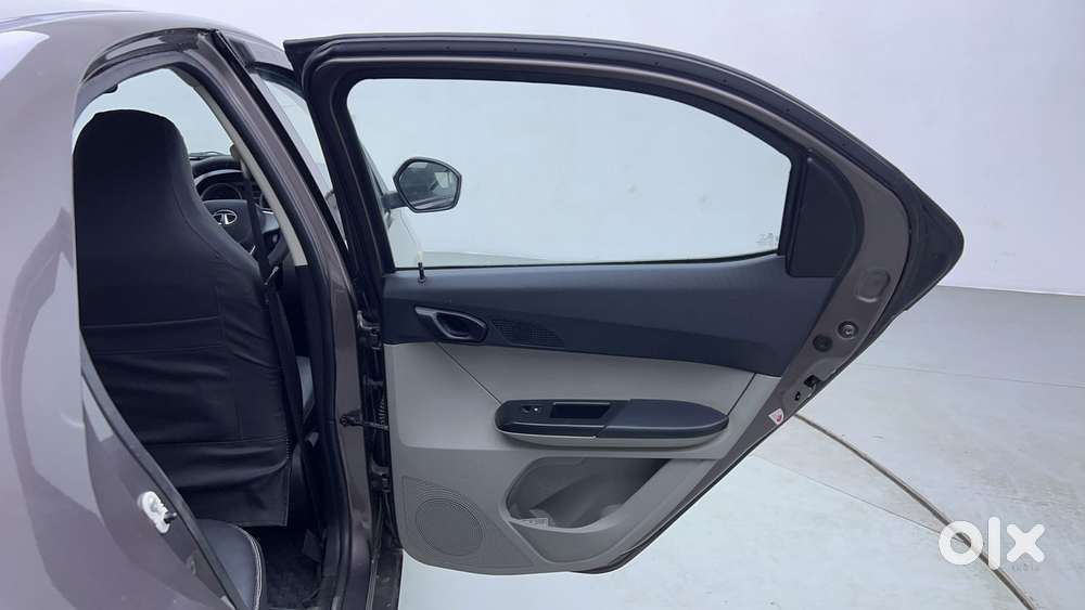 Tata Tiago 1.2 Revotron Xta, 2017, Petrol