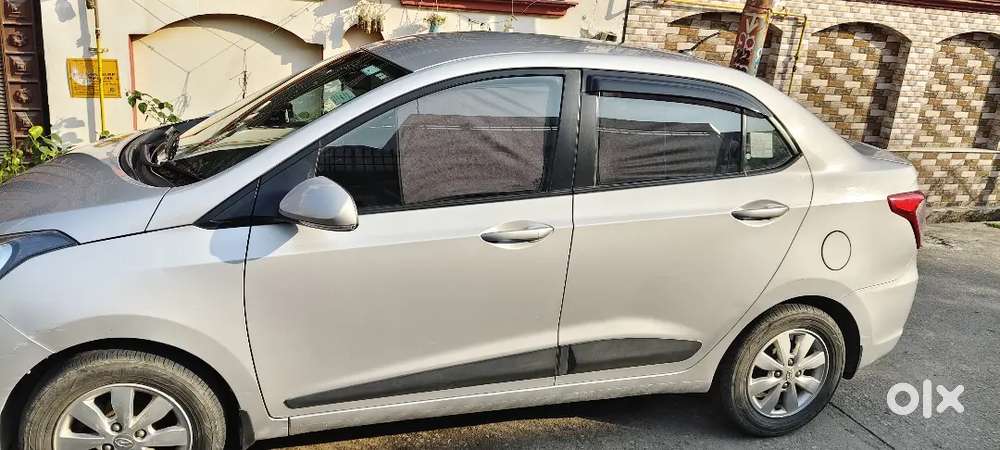 Xcent Sx 2016 Model, Rear Camera, Defogger. Well Maintained