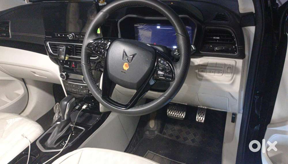 Mahindra Xuv 3xo Ax7l 1.2 Petrol At (pg), 2024, Petrol