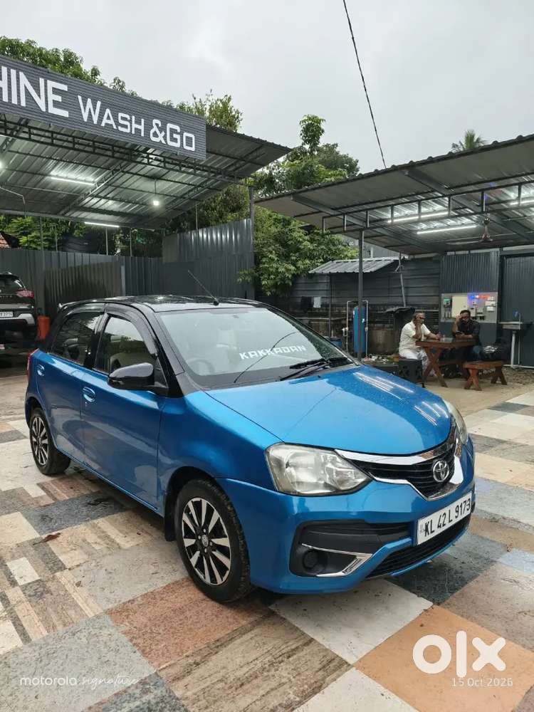 Toyota Etios Liva V Limited Blue Black Edition &ndash; Dual Tone