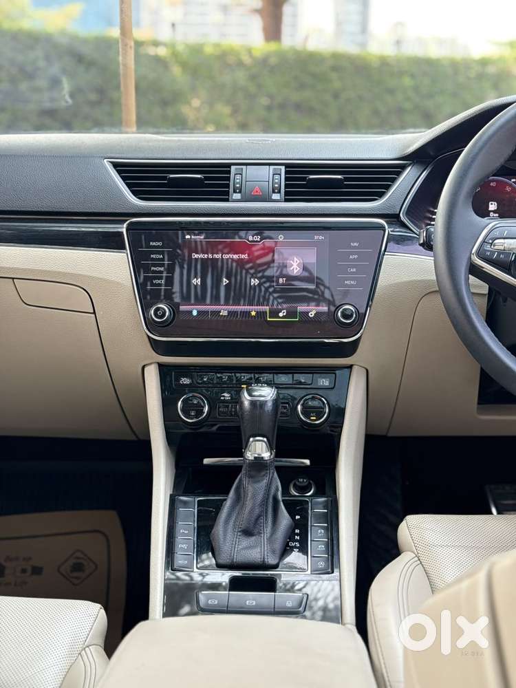 Skoda Superb 2.0 L&k Tsi At, 2022, Petrol