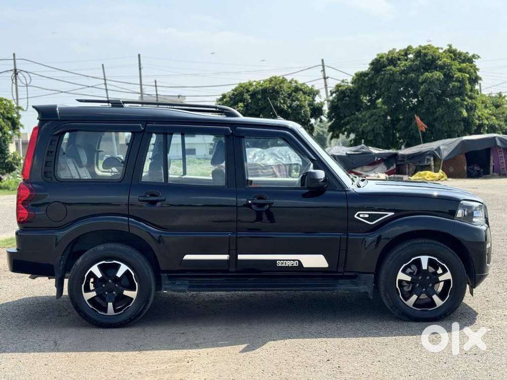 Mahindra Scorpio Classic 2.2 S 11 Mt 7 Str, 2023, Diesel