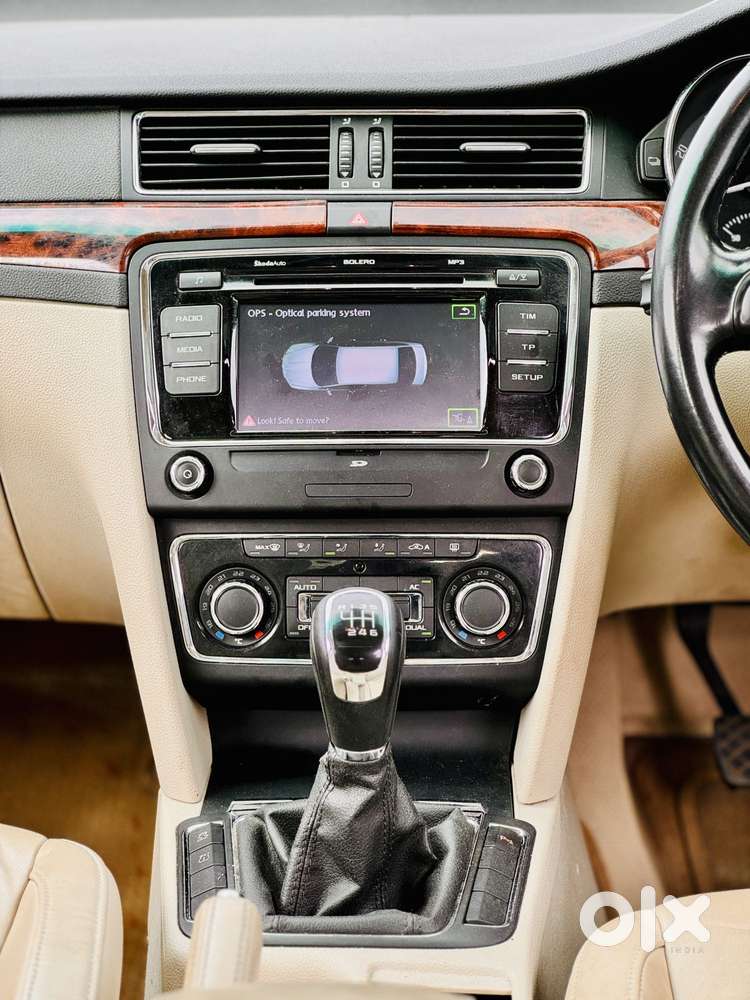 Skoda Superb 2013-2015 Elegance 1.8 Tsi Mt, 2011, Petrol