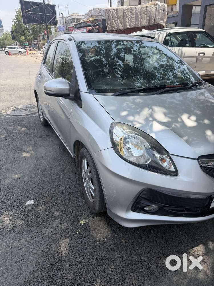 Honda Brio V Automatic, 2016, Petrol