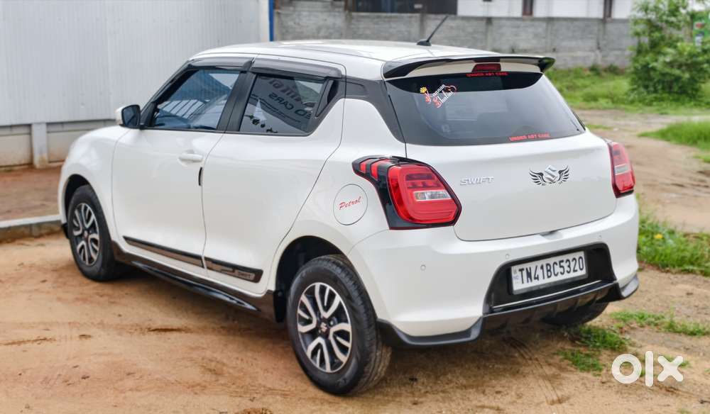 Maruti Suzuki Swift Vxi + Manual, 2024, Petrol