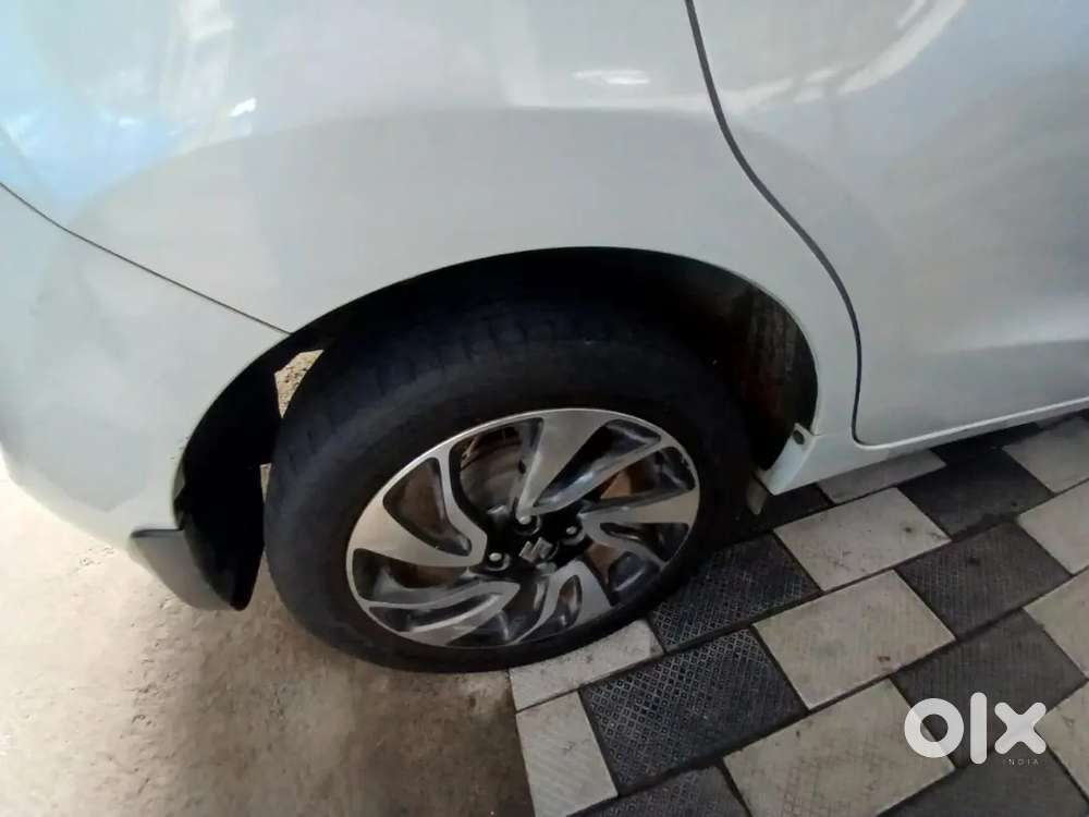 Showroom Condition,good Tyres,good Battery,full Coverage Insurances