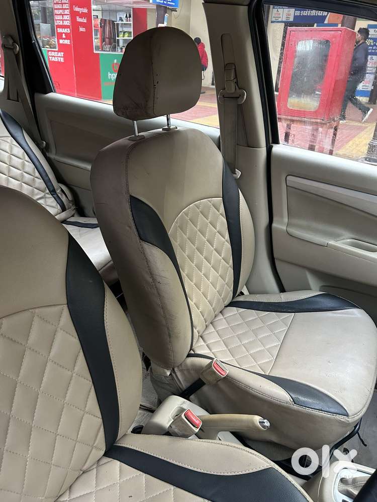 Maruti Suzuki Ertiga Vxi At Petrol, 2015, Petrol