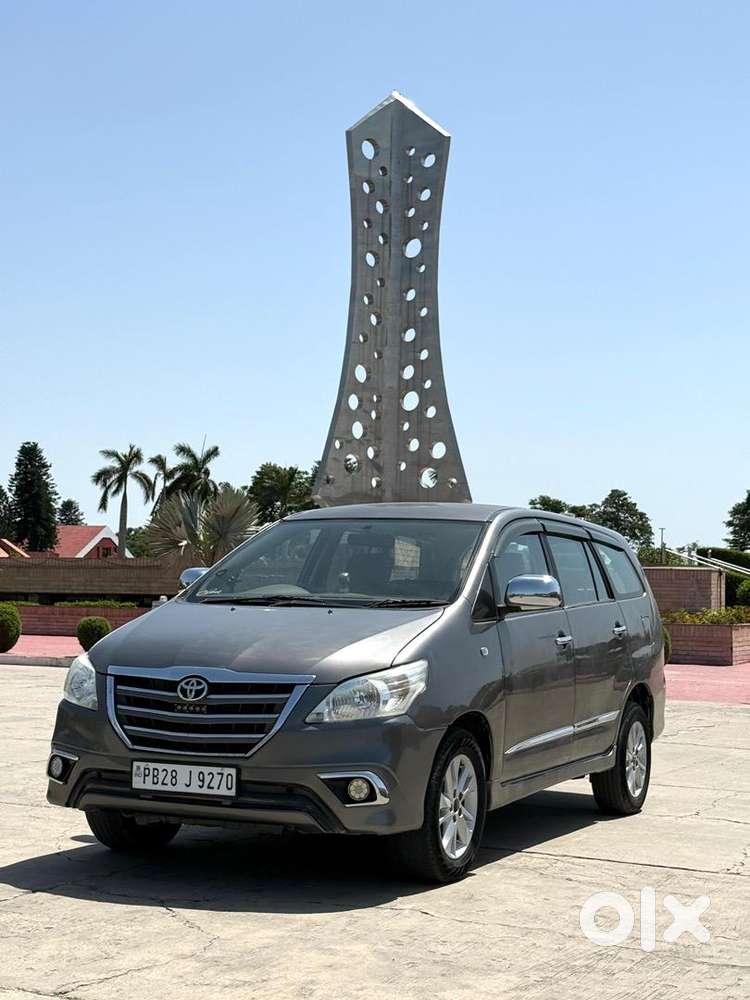Toyota Innova 2014