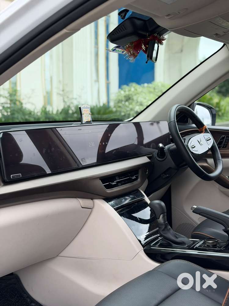 Mahindra Xuv 7xo Ax7 At, 2026, Petrol