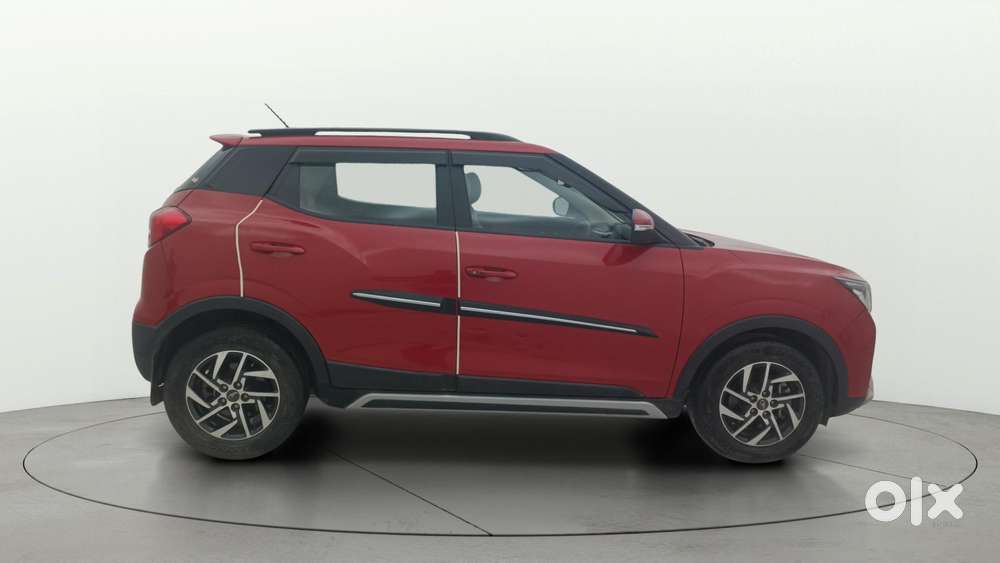Mahindra Xuv300 1.2 W8 (o) Amt Petrol, 2022, Petrol