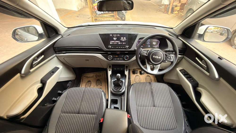 Kia Carens 1.4 Prestige Plus Turbo 7 Str, 2023, Petrol