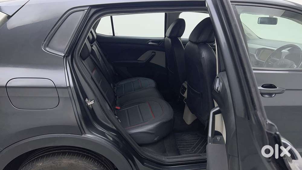 Volkswagen Taigun 1.0 Tsi Highline At, 2022, Petrol