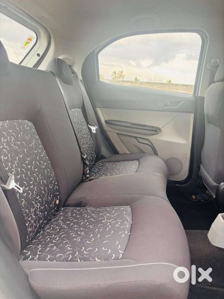 Tata Tiago, 2024, Petrol