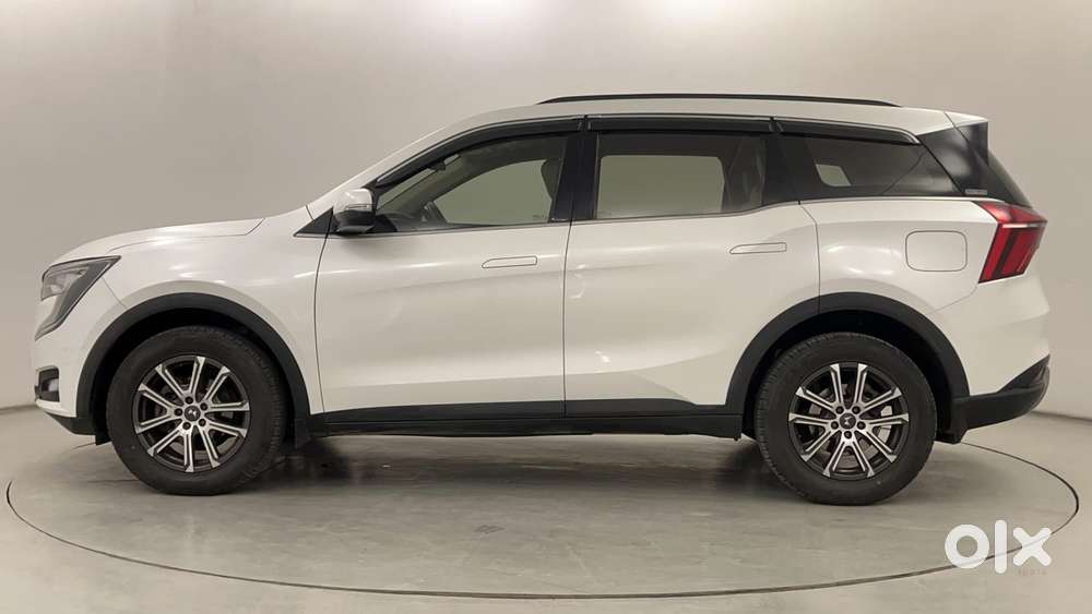 Mahindra Xuv700 2.0 Ax 7 Petrol At Str, 2022, Petrol