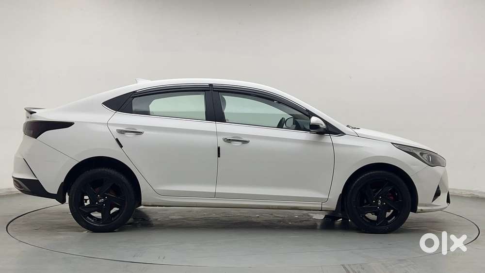 Hyundai Verna 1.5 Sx Ivt, 2021, Petrol