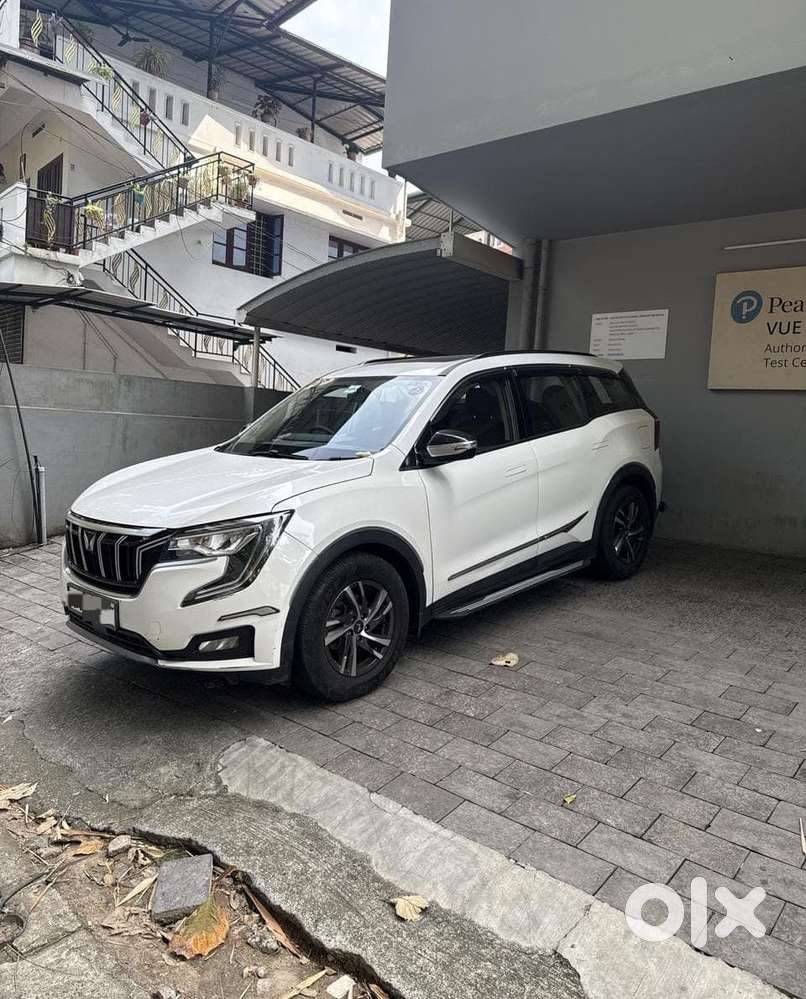 Mahindra Xuv700 2.0 Ax 5 Petrol At Str, 2022, Petrol