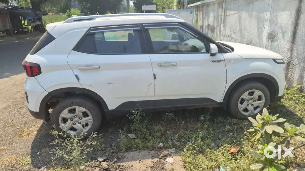 Hyundai Venue 2023 Petrol 46026 Km Driven