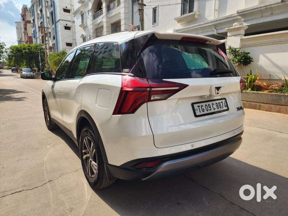 Mahindra Xuv700 Ax 5 Petrol Mt Str (e), 2024, Petrol