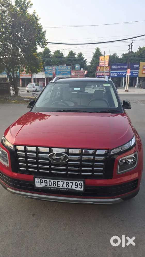Hyundai Venue 2022 Diesel 90000 Km Driven