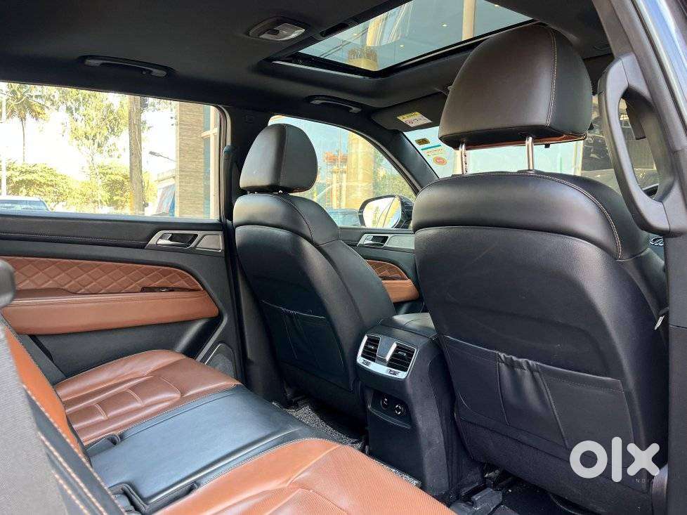 Mahindra Alturas G4 4x2 At, 2022, Diesel