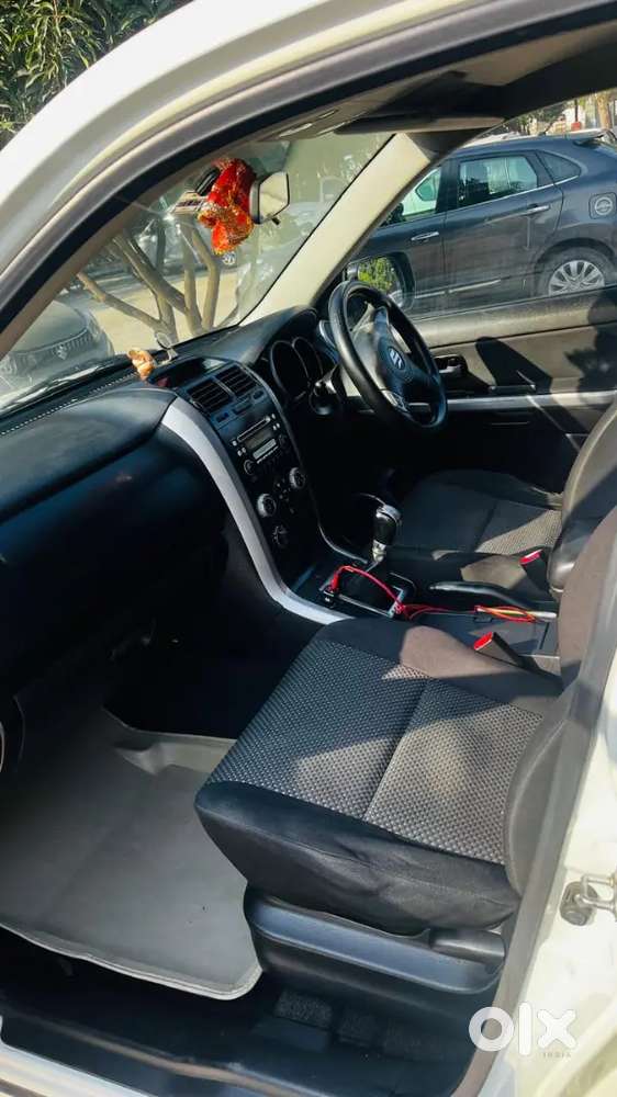 White Grand Vitara .excellent Condition