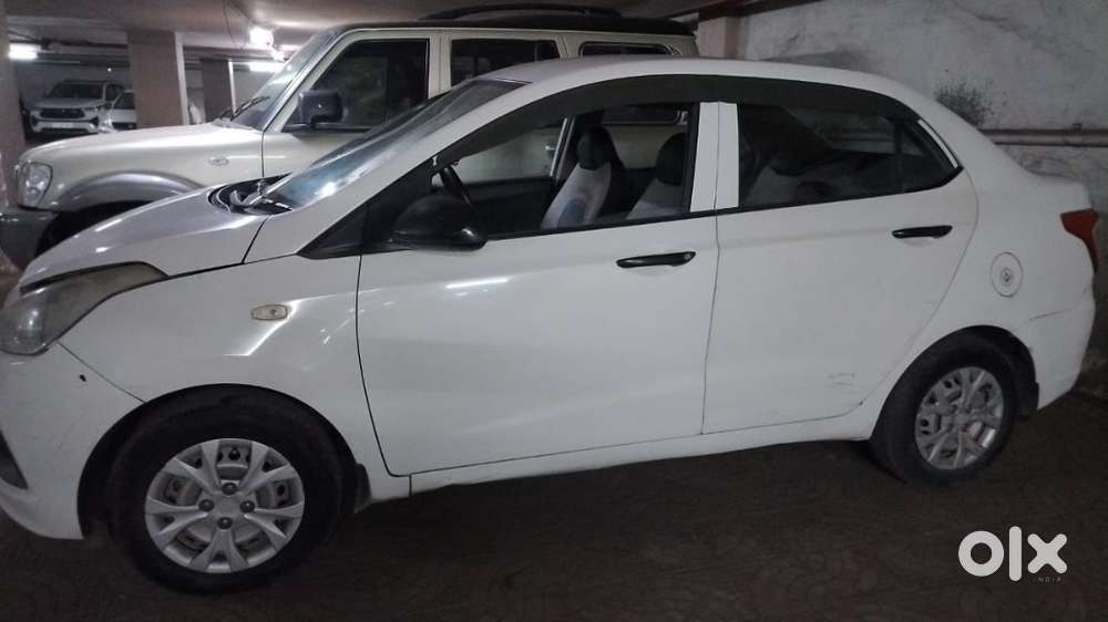 Hyundai Xcent Basic 2016 For Urgent Sale