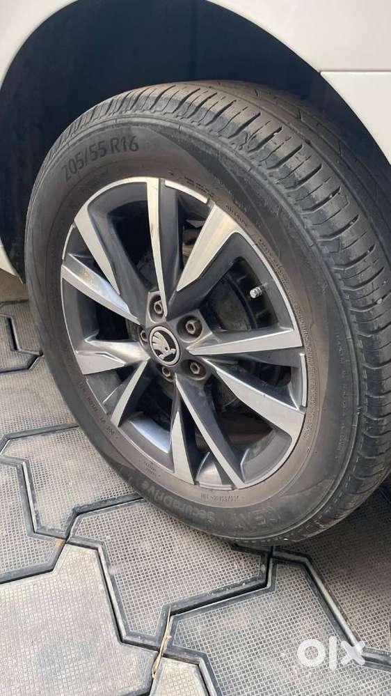 Skoda Slavia 1.5 Tsi Style At, 2022, Petrol