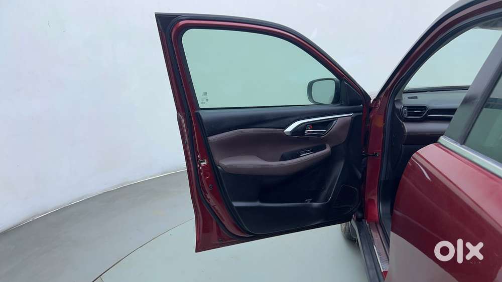 Maruti Suzuki Grand Vitara 1.5 Alpha Smart Hybrid Dual Tone At, 2023..