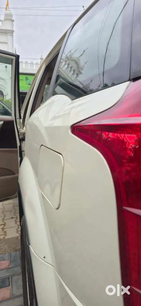 Xuv 500 With Service Record In A1 Condition