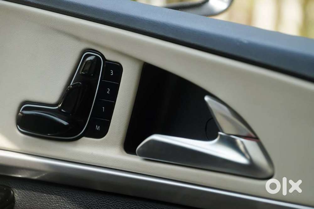 Mahindra Xuv700 2.0 Ax 7 Petrol At Luxury Pack Str, 2026, Petrol