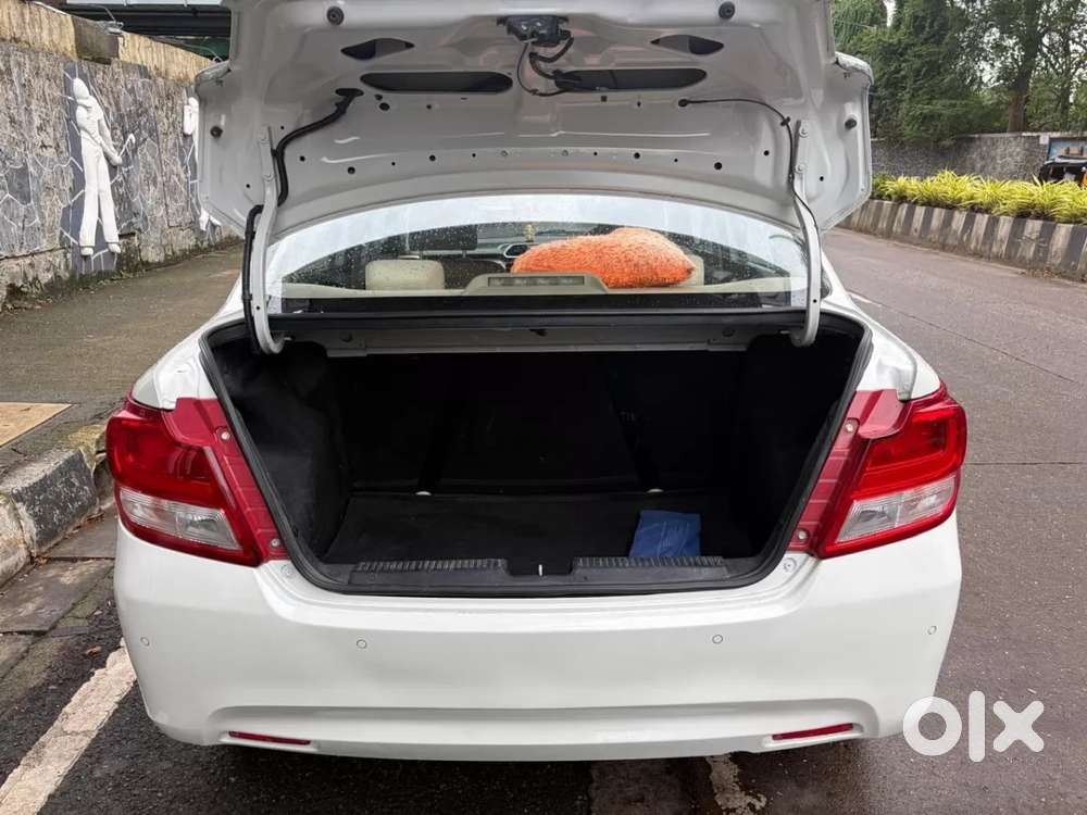 Maruti Suzuki Dzire Vxi Ags, 2023, Petrol