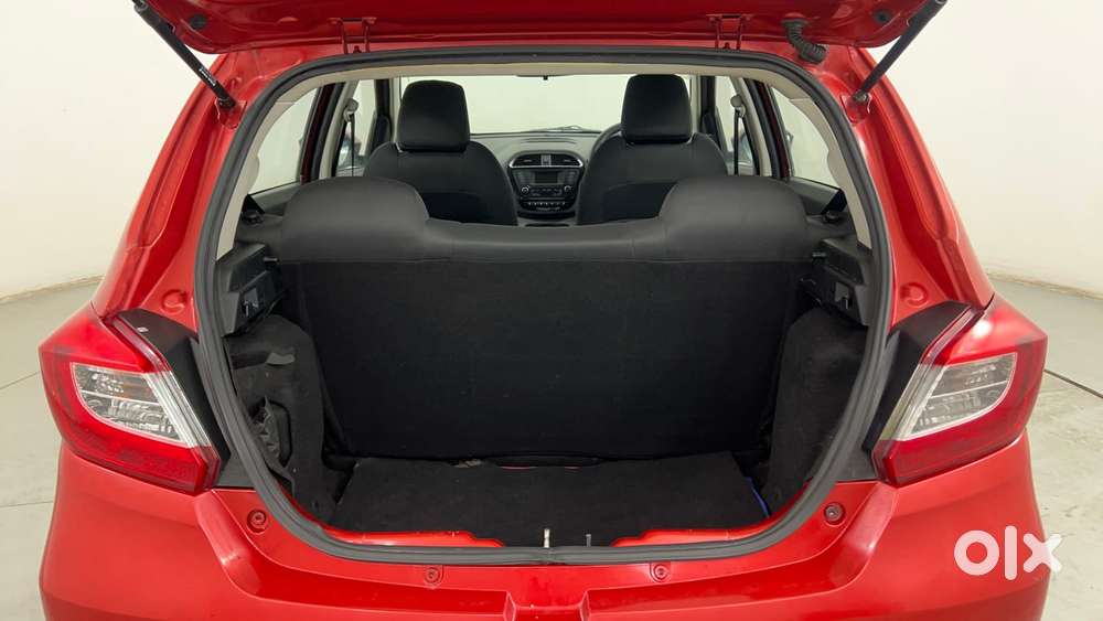 Tata Tiago Xza, 2018, Petrol