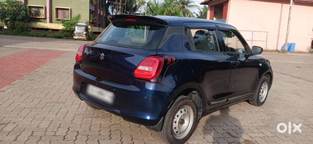 Maruti Suzuki Swift 1.2 Lxi (o), 2022, Petrol