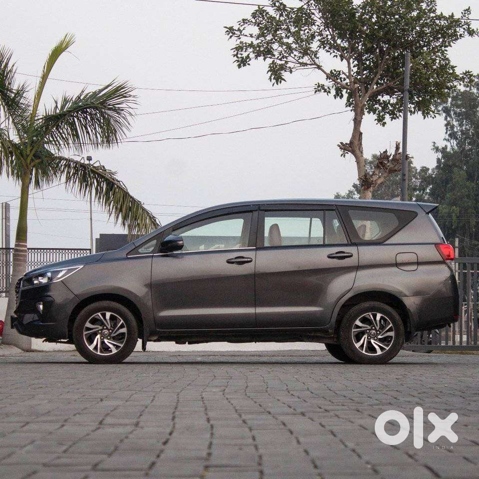 Toyota Innova Crysta